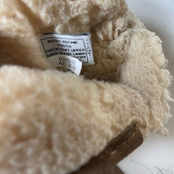 BearPaw youth suedes and back knit boots with sheep skin wool blend lining SZ4 - Picture 8 of 12